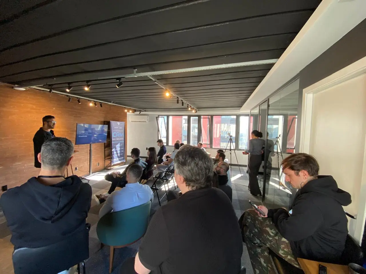 Palestra para o público no evento O Futuro do CRM no Brasil